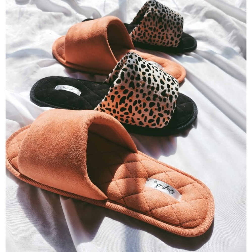 🚨ONLY A FEW LEFT// Ash coral vegan suede slide - Picture 2 of 4